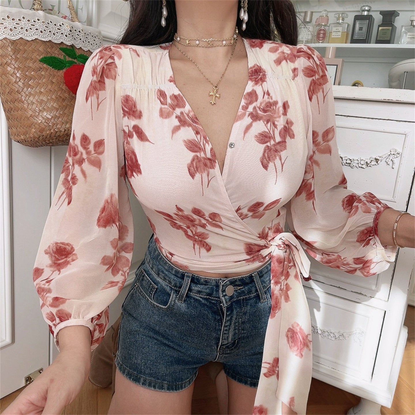Retro V-Neck Lantern Sleeve Tie-Up Floral Shirt